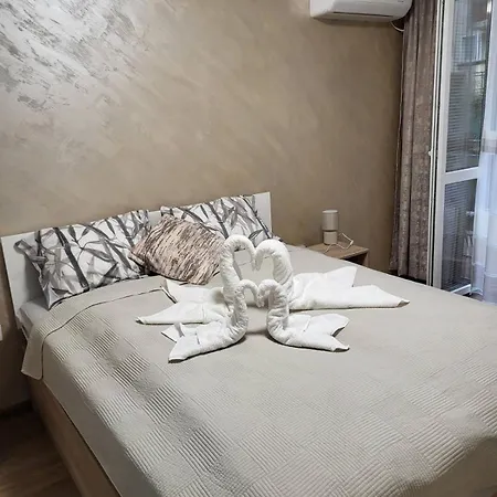 Apartament дар *