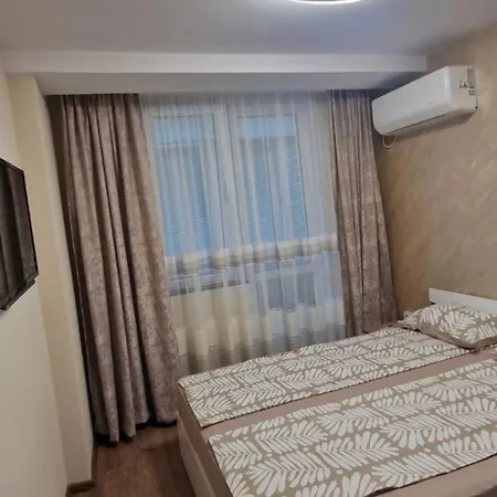 дар Apartment *